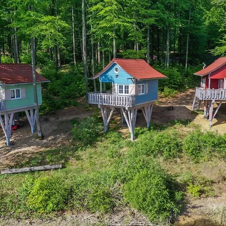 Baumhaeuser- Nordic Sorpesee *