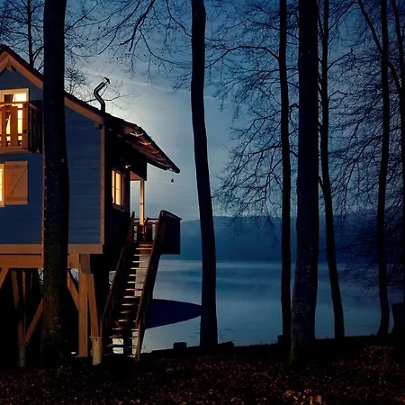 Baumhaeuser- Nordic Sorpesee סונדרן